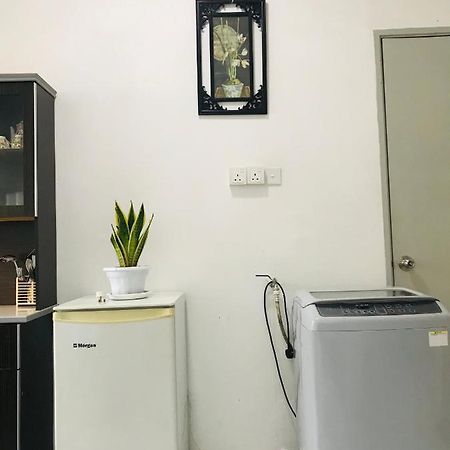 Alyn Home Batu Pahat II Wifi Coway Mohd Noor Exterior photo