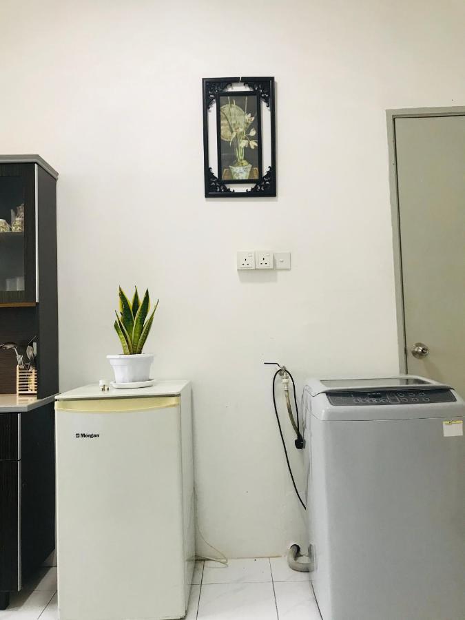 Alyn Home Batu Pahat II Wifi Coway Mohd Noor Exterior photo